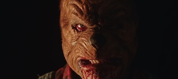 Personajes infantiles británicos resurgen como peligrosas figuras vengativas. (crédito: Prime Video)