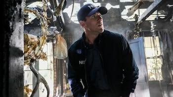 Austin Stowell tomó el personaje de Jethro Gibbs en la precuela "NCIS: Origins" (Greg Gayne/CBS)