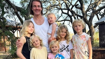 James destaca el apoyo vital de sus seis hijos, a quienes llama su "pequeño ejército de corazones rubios" (Instagram/@vanderjames)