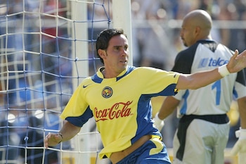El Gansito Padilla sentenció la serie con el tercer gol en el partido de vuelta. (AFP)