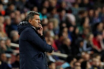 Soccer Football - La Liga Santander - FC Barcelona v Celta Vigo - Camp Nou, Barcelona, Spain - November 9, 2019 Celta Vigo coach Oscar Garcia Junyent REUTERS/Albert Gea