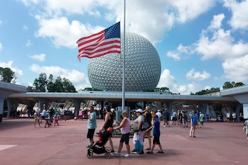 La reapertura de Test Track en EPCOT y un desfile nocturno en Magic Kingdom destacan entre las novedades. (REUTERS/Adrees Latif)