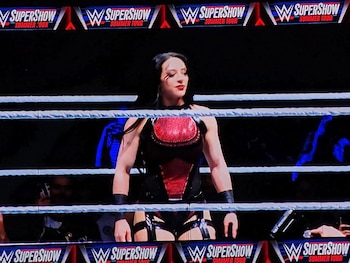 Stephanie Vaquer conquistó la Arena CDMX al derrotar a Isla Down.