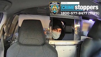 Antes del tiroteo, Mangione estuvo diez días en Nueva York, desplazándose en bicicleta eléctrica hacia Central Park tras el crimen. (NYPD News/Handout via REUTERS.)
