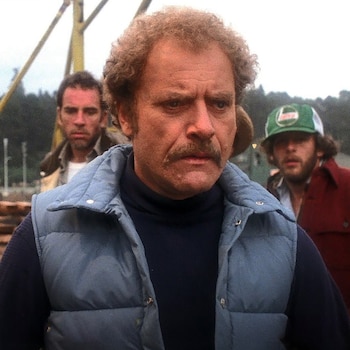 Reconocido por su intensa interpretación en "Blackboard Jungle", Vic Morrow transitó por una carrera diversa donde interpretó a personajes complejos tanto en cine como en televisión, consolidándose como un actor versátil de su época