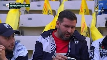 Aficionado de Monterrey sorprende por su parecido a Gignac.
Foto: X/TUDN MEX