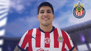 Miguel Tapias, nuevo defensa central de Chivas (X@Chivas)