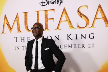 De dirigir películas independientes a un blockbuster animado, Barry Jenkins demuestra que su visión puede transformar cualquier historia en una exploración profunda de las emociones humanas y los conflictos sociales. (REUTERS/Mario Anzuoni)