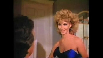 Jill Jacobson fue reconocida por su participación en Falcon Crest
(Créditos: escena de Falcon Crest)