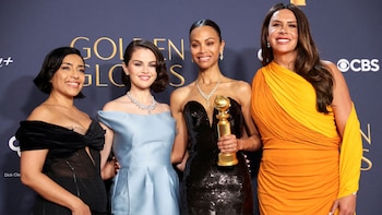 Adriana Paz, Selena Gomez, Karla