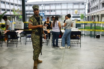 Los ecuatorianos emiten su voto