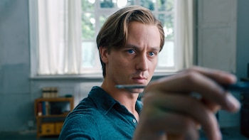 Tom Schilling lidera el elenco