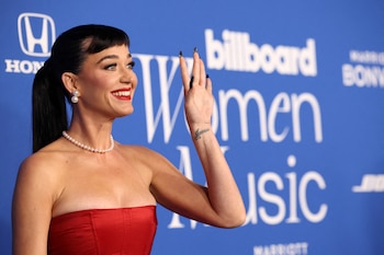 Katy Perry considera interpretar una