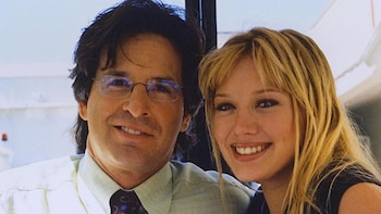 Robert Carradine junto a Hilary