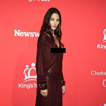 El vestido burdeos de Ceretti,