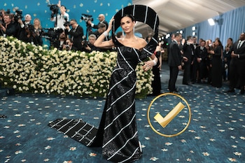 Demi Moore reinterpretó la sastrería