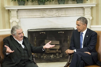 El presidente Barack Obama (derecha)