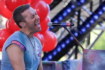 Chris Martin también  sorprendió