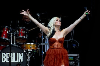 Terri Nunn grabó la canción