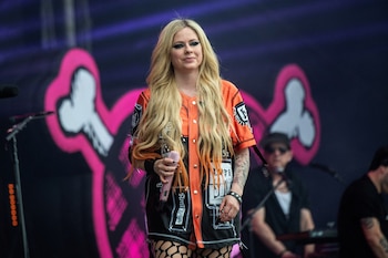 Avril Lavigne celebra 25 años