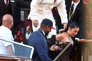Usher y su esposa llamaron