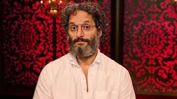 El comediante estadounidense Mantzoukas aporta