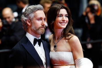 Anne Hathaway y Adam Shulman