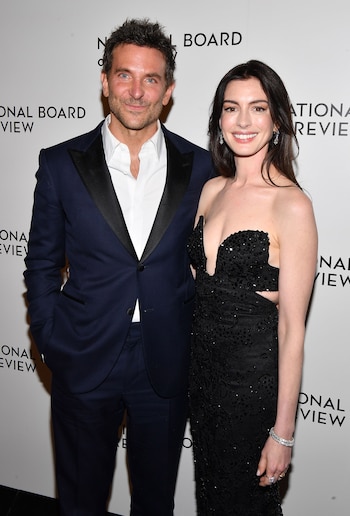 Bradley Cooper y Anne Hathaway