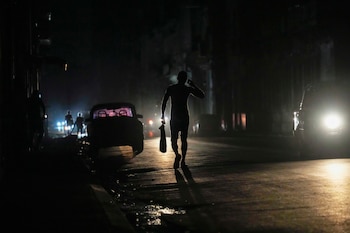Los cubanos enfrentan apagones recurrentes,