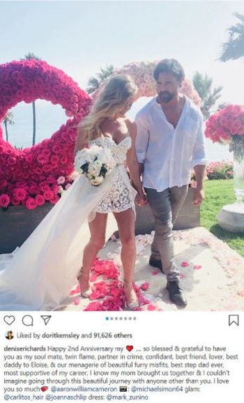 La pareja se casó frente