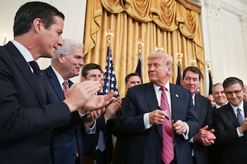 El plan de Trump revoca