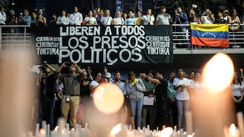 Familiares de los detenidos durante