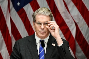 El secretario del Tesoro, Scott
