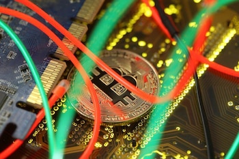 Representación de una criptomoneda bitcoin.