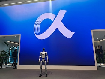 HONOR invirtió 10,000 millones de dólares en inteligencia artificial para liderar el mercado global de robótica de consumo. (Infobae)