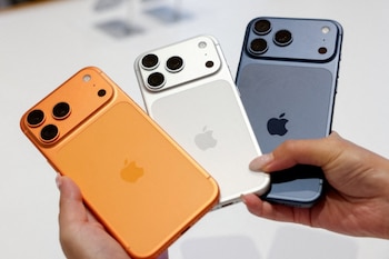La nueva serie iPhone 17 de Apple en exhibición en una Apple Store en Taipéi. 

REUTERS/Ann Wang 