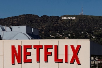 Netflix anunció que recurrirá la sentencia, alegando que sus condiciones contractuales cumplen la normativa local. REUTERS/Daniel Cole//File Photo