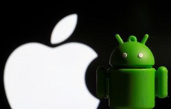 Es necesario verificar la versión del sistema operativo en Android y Apple. (Foto: REUTERS/Dado Ruvic/Illustration/File Photo)